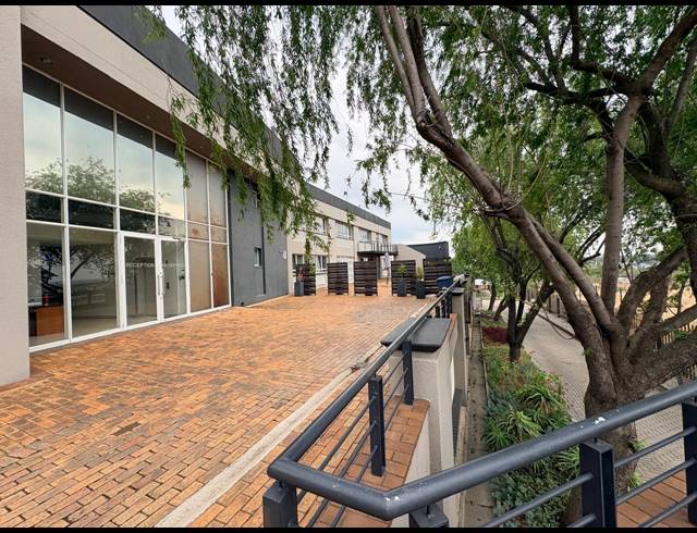 771M² OFFICE TO LET IN NOORDWYK